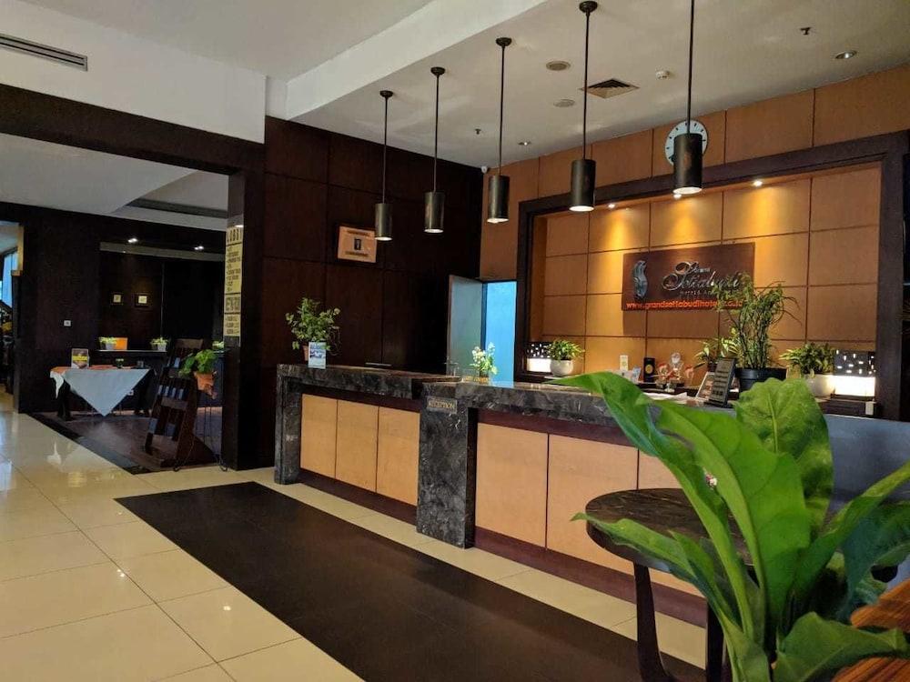 Grand Setiabudi Hotel Bandung Exterior photo